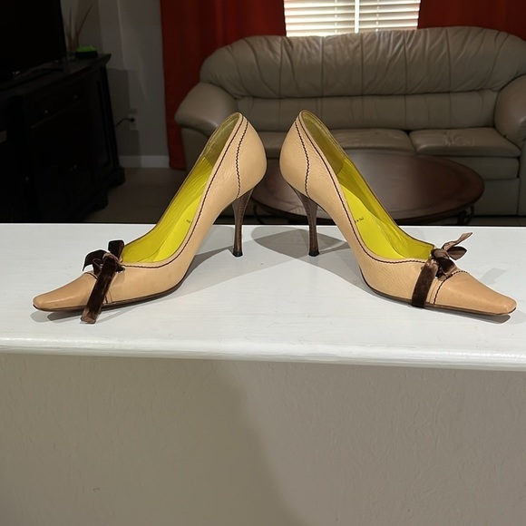 Vintage Prada Square-Toe Light Brown Leather Heels Velvet Bow EUR Size 37 (COA) - Picture 3 of 13